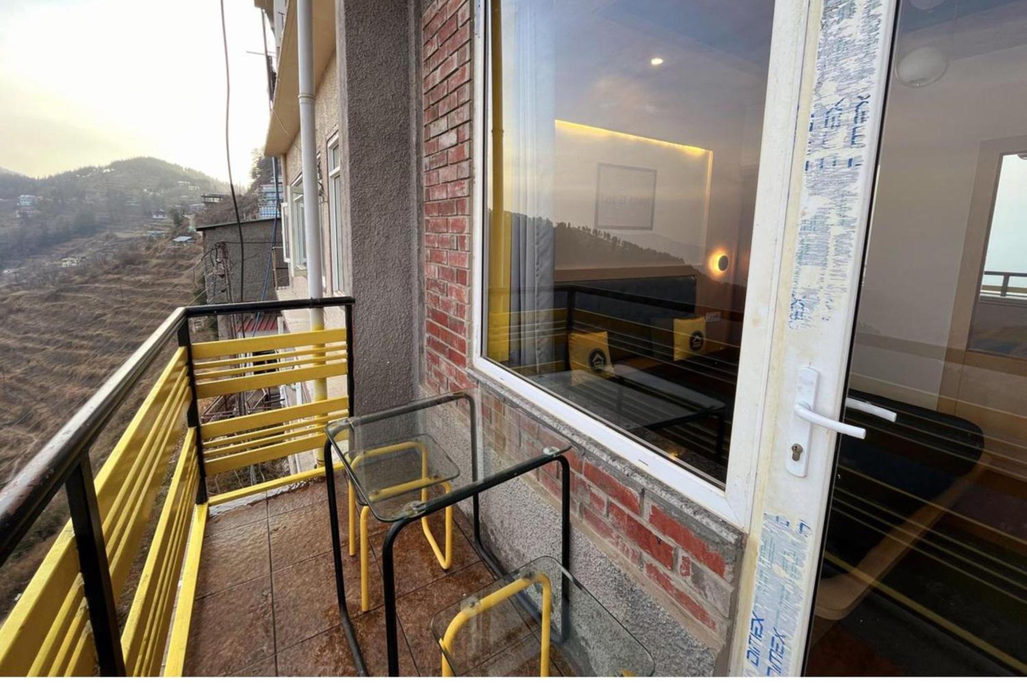 The Hosteller Kufri, Shimla Ruang foto